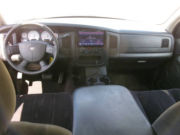 2005 Dodge Ram 1500 Laramie Quad Cab Short Bed 2WD - $5,200 (Wilmington)