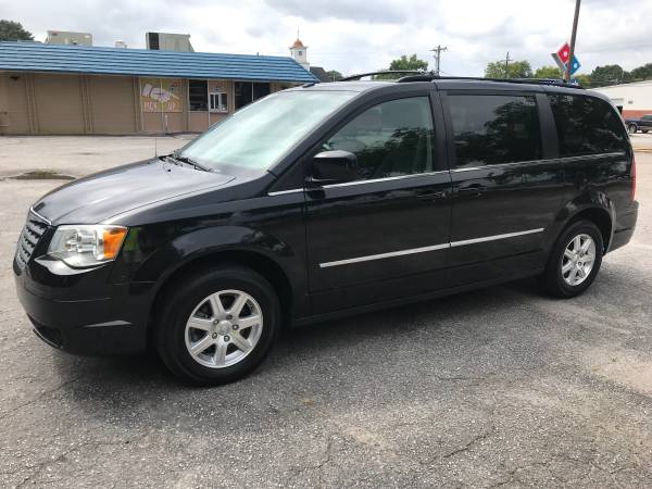 2010 chryser Town & Country "Touring" - $3,995 (618 Poinsett Hwy)