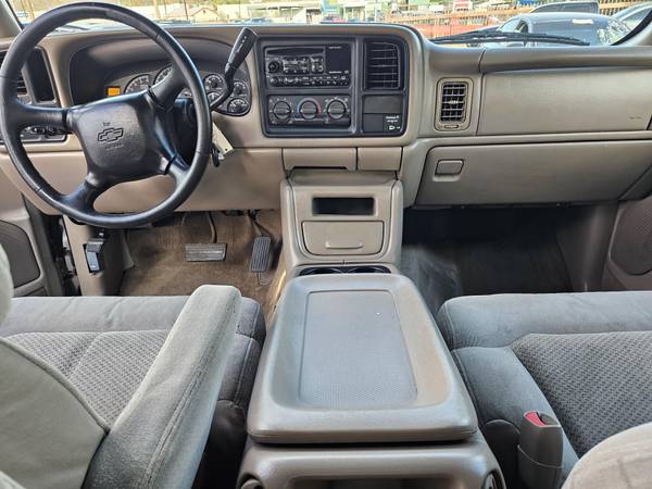 ** 2001 Chevy Silverado Ext Cab LS 5.3 RWD * Clean Carfax * Nice! ** - $7,750 (** J & M Imports, Phoenix **)