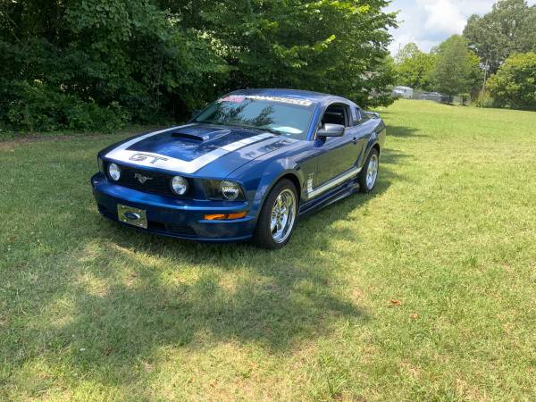 2007 Mustang Gt ( ** only 12972 miles